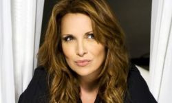 مهرجان قرطاج يلغي عرض الفرنسية هيلين سيغارا دعماً لفلسطين